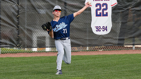 21 Jacob Holland  (26)