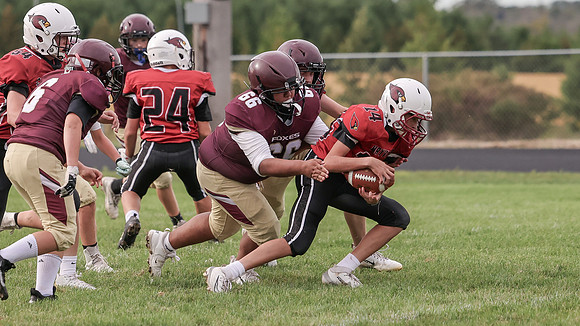 9-15-26 Omro Foxes vs. Mayville (834)