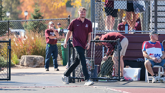 Coach Peyton Kleinheinz (4)
