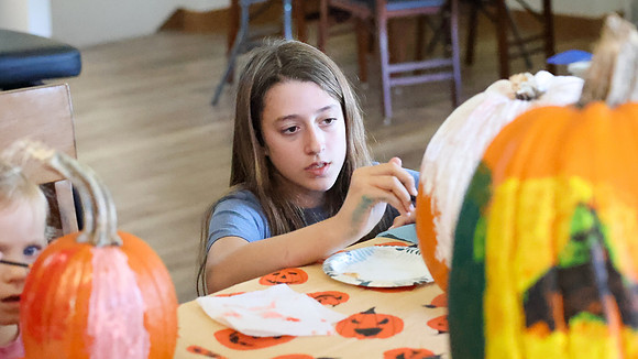 10-11-26 PUMPKI CARVING & Coloring (37)