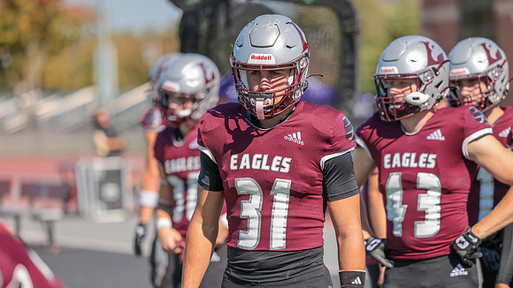 31 Noah Chenault (4)