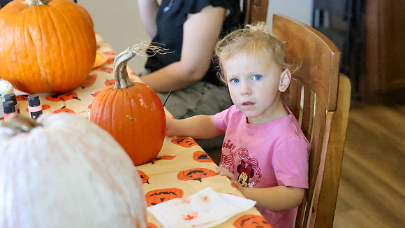 10-11-26 PUMPKI CARVING & Coloring (21)