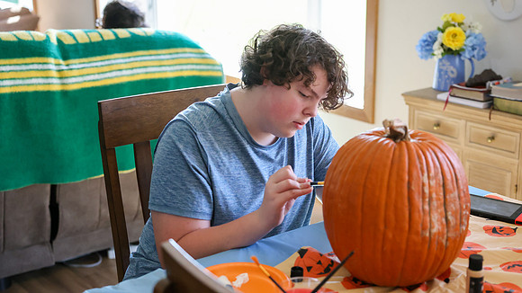 10-11-26 PUMPKI CARVING & Coloring (58)