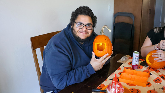 10-11-26 PUMPKI CARVING & Coloring (45)