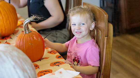 10-11-26 PUMPKI CARVING & Coloring (23)
