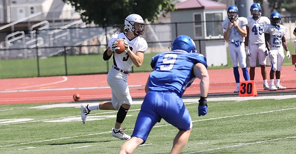 3 UWL 2018 Pre Season Scrmmage vs. U of Dubuque  (27)