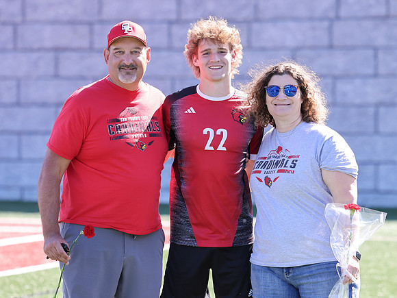 9-28-24 VARSITY (SENIOR NIGHT) vs. Sauk Prairie (32)