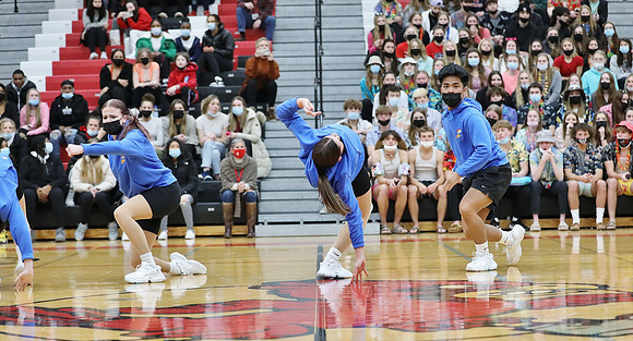1-21-22 VARSITY Dance at Varsity Basketball Game  (42)