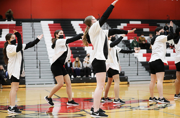 JV Dance 1-13-22 at JV Basketball Game  (9)