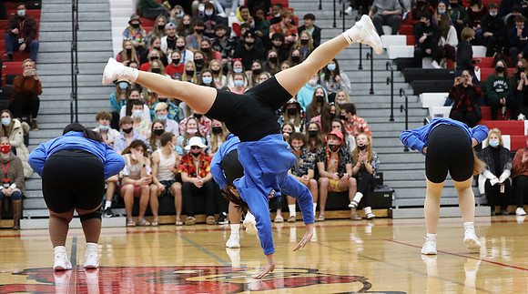 1-21-22 VARSITY Dance at Varsity Basketball Game  (38)