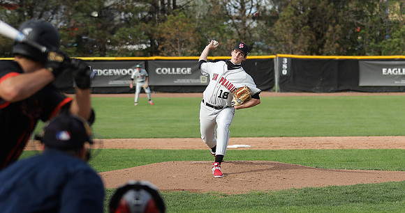 18 Ethan Petsch (26)