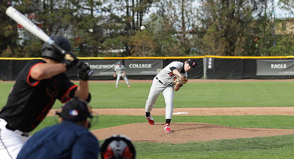 18 Ethan Petsch (27)