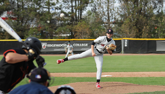 18 Ethan Petsch (29)