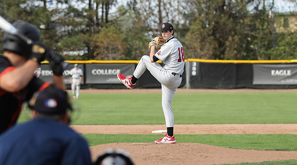 18 Ethan Petsch (30)