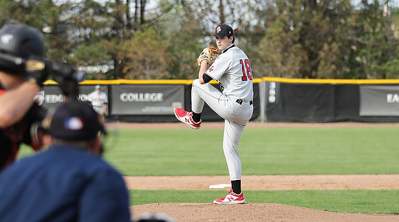 18 Ethan Petsch (32)