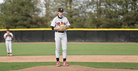 18 Ethan Petsch (42)