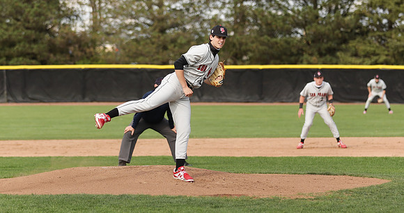 18 Ethan Petsch (46)