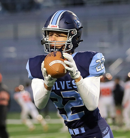 22 Jacob Holland  (2)