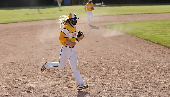 #12 Madison East Baseball (104)