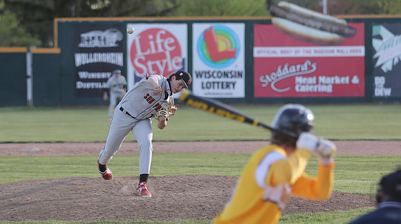 18 Ethan Petsch (25)