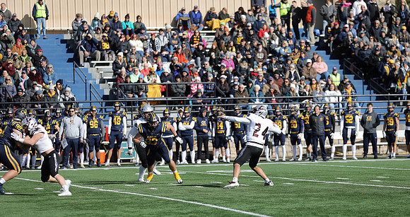 10-15-22 vs. UW Eau Claire  (12)