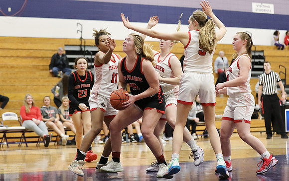 12-28-22 VARSITY vs. Seymour at Waunakee Holiday Tournament  (73)