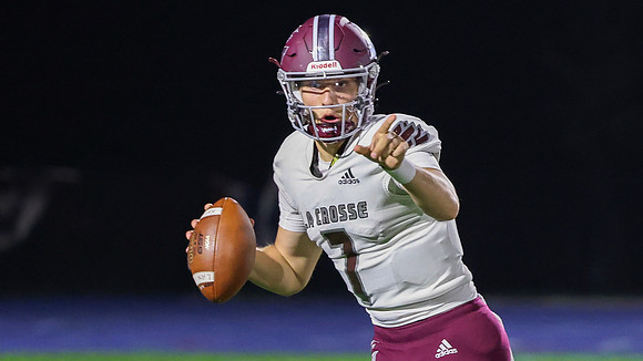 7 Zach Weir (22)