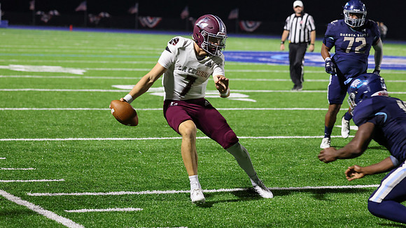 7 Zach Weir (26)