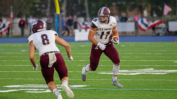17 Dustin Schultz (8)