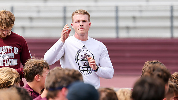 Coach Alex Stumpner