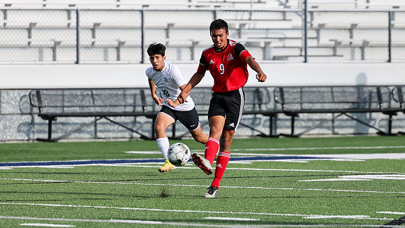 9 Caleb Gilman (16)