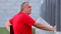 Coach Neil Gilmore (6)