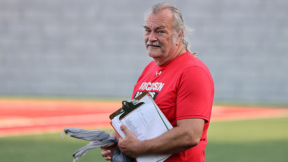 Coach Neil Gilmore (8)