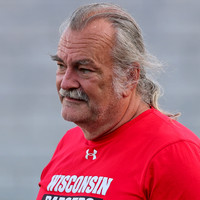 Coach Neil Gilmore (10)