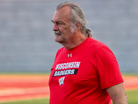 Coach Neil Gilmore (13)