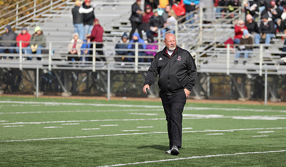 Coach Jon Larson  (4)