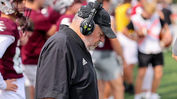 Coach Mike Anderson (20)