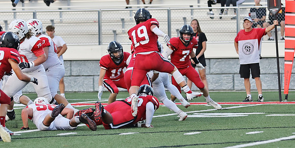 11 Evan Richmond  (6)