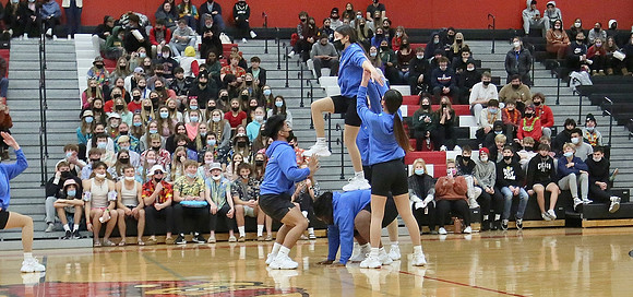 1-21-22 VARSITY Dance at Varsity Basketball Game  (33)