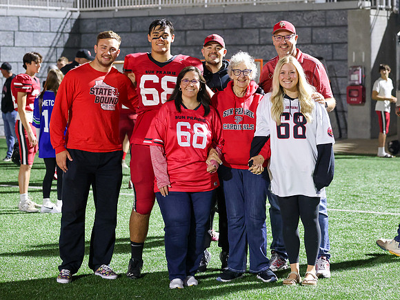 9-22-23 VARSITY Parents Night  (2)
