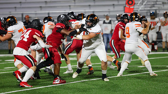 77 Oregon 9-22-23 vs. Sun Prairie East  (52)