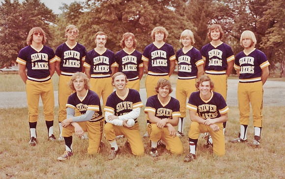 1976  (2)