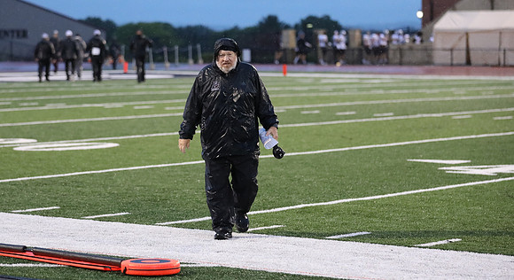 Coach Mike Anderson (4)