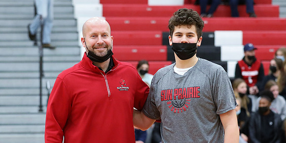1-10-22 JV vs. Oconomoc (Parents Night) (9)