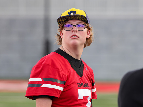 Manager Jacob Lange  (10)