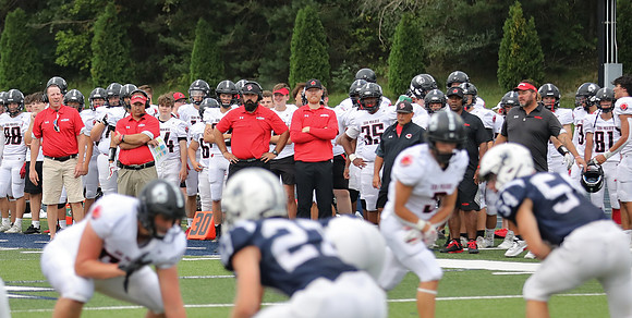 COACH George Grays (1)