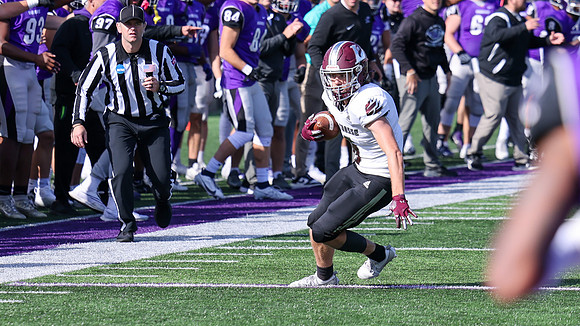 6 Zach Watson (22)