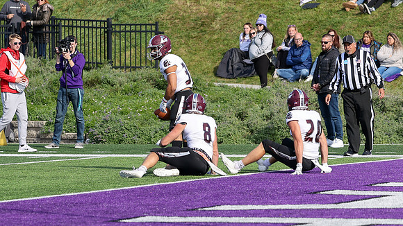 8 Ryan Bartol (40)