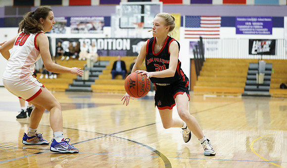 12-28-22 VARSITY vs. Seymour at Waunakee Holiday Tournament  (75)