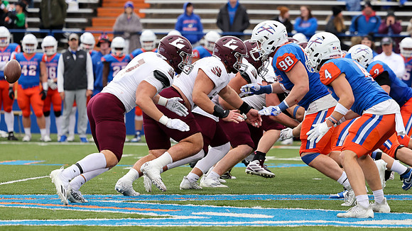 17 Dustin Schultz (7)